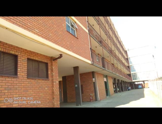 1.5 BEDROOM FLAT FOR SALE IN PRETORIA WEST